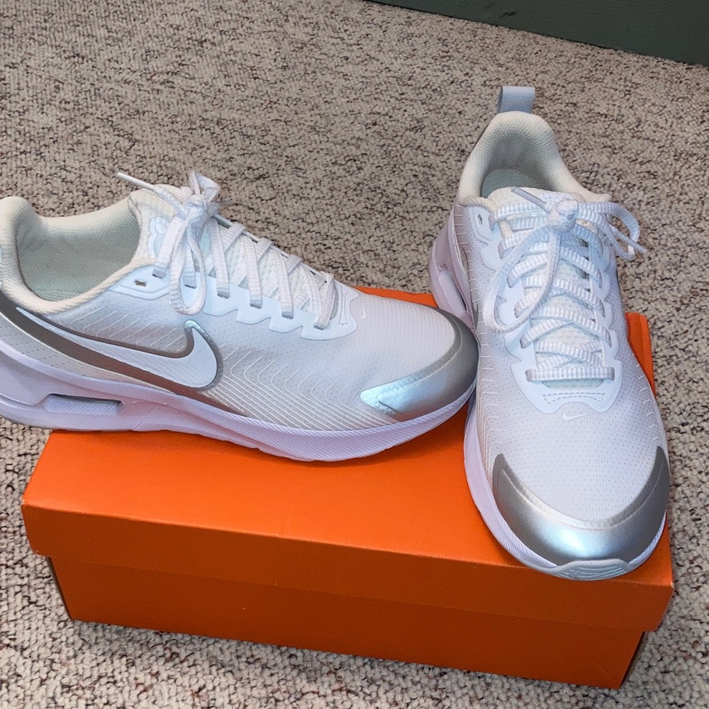 WORN ONCE! Nike Air Max Nuaxis… white and silver - Picture 4 of 8